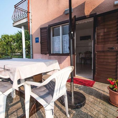Kristian Apartments ロヴィニ エクステリア 写真