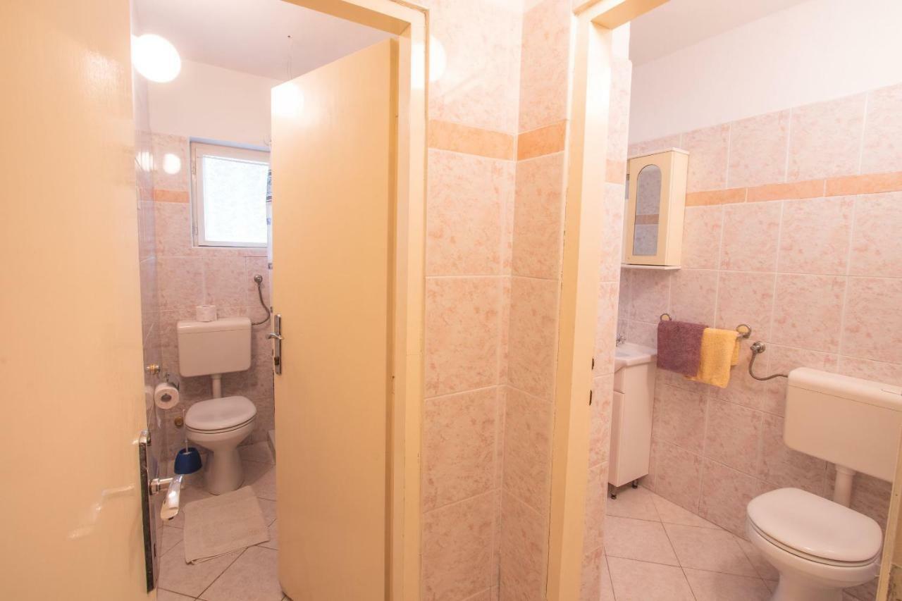 Kristian Apartments ロヴィニ エクステリア 写真